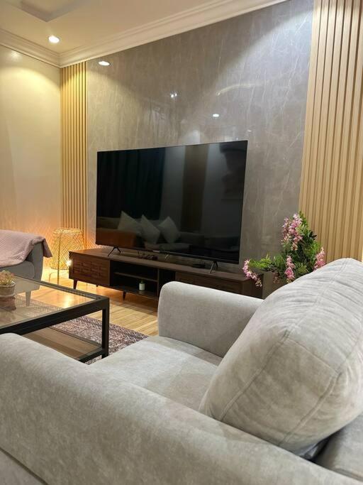 جميلة بغرفتين نوم ودخول ذاتي 106b *